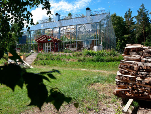 Control The Seasons By Putting A Green House Over Your Home